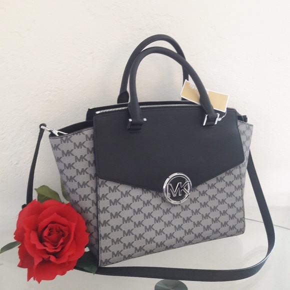 Michael Kors Handbags - NWT MICHAEL KORS HUDSON MK LOGO LG SATCHEL